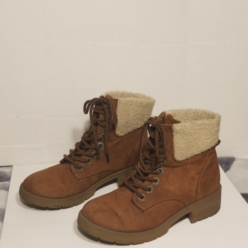 🍂Fauxfur linen Lace up booties🍂